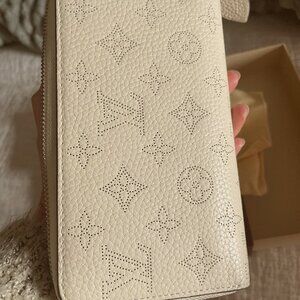 Louis Vuitton Zip Wallet